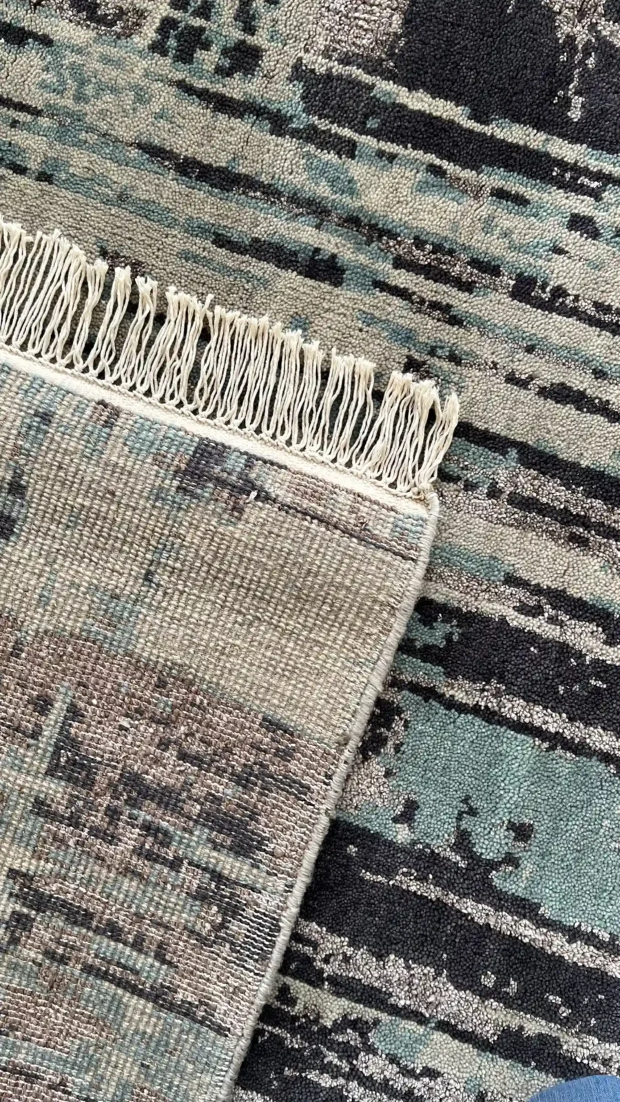 Aurora II, 100% Wool Pile, Hand Knotted Rug, Ivory/Green - Image 3